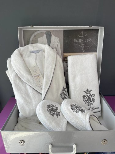 Подарочный набор с халатом Maison Dor ROYAL CROWN хлопковая махра белый M, фото, фотография