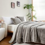 Декоративная подушка Sofi De Marko ФИЛИЦИЯ искусственный мех серый 45х45, фото, фотография