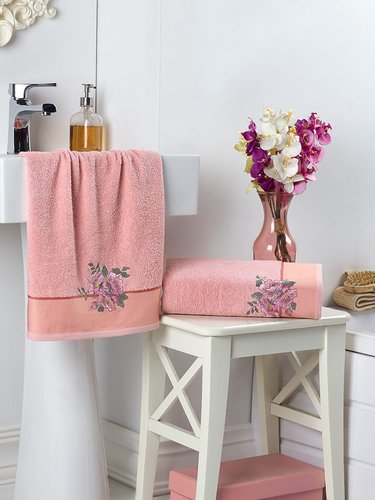 Подарочный набор полотенец для ванной 2 пр. Karna FLORYA хлопковая махра пудра, фото, фотография