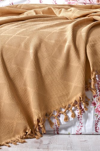 Летнее постельное белье с покрывалом-одеялом пике Saheser MONA хлопковый ранфорс горчичный евро, фото, фотография