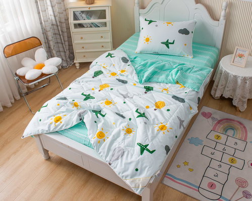 Детское постельное белье без пододеяльника с одеялом Sofi De Marko ПОЛЕТЕЛИ хлопковый сатин белый 1,5 спальный, фото, фотография