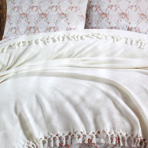 Летнее постельное белье с покрывалом-одеялом пике Saheser MONA хлопковый ранфорс кремовый евро